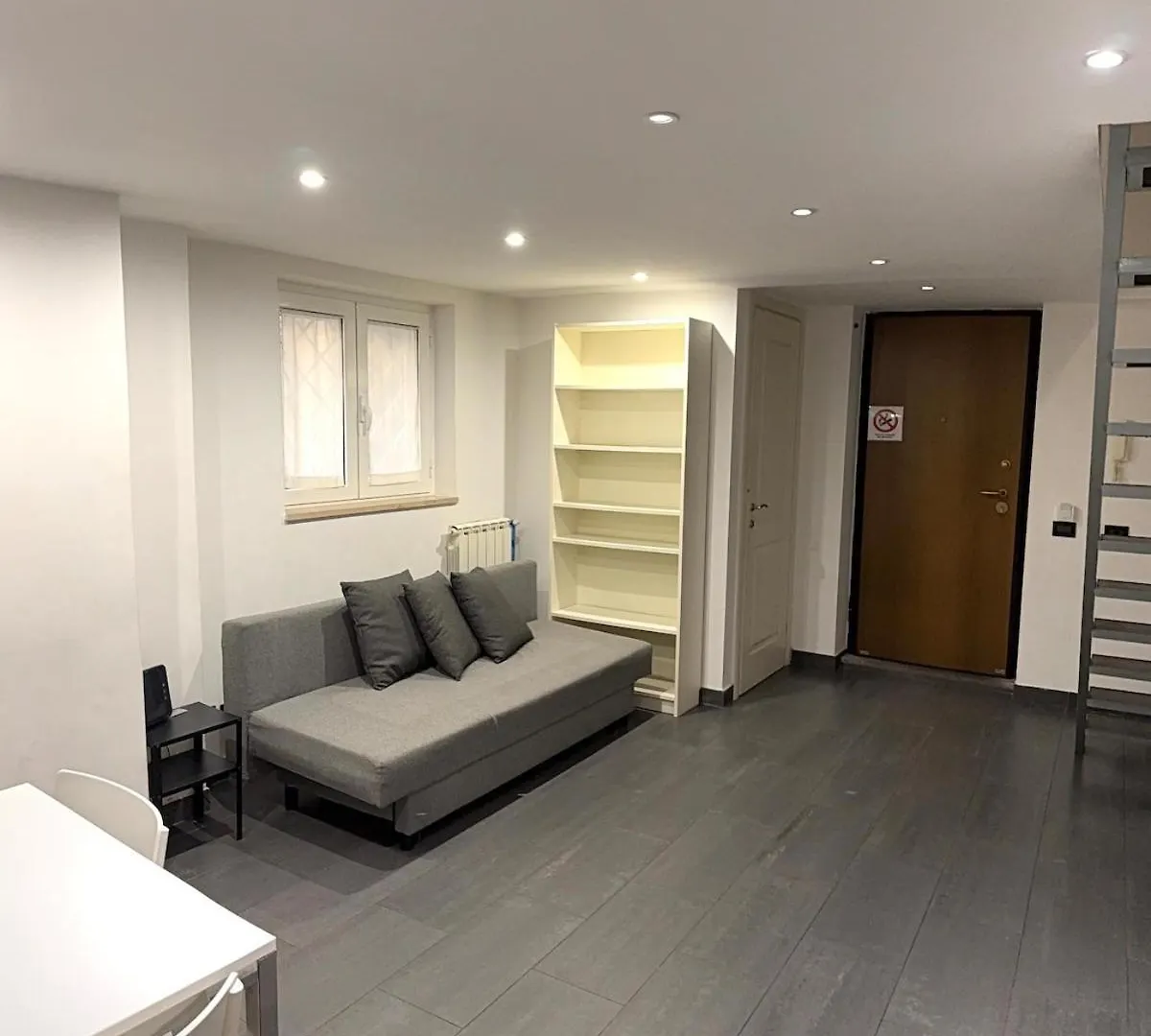 Loft In Old Town Near Termini Station And University Rome Apartment
