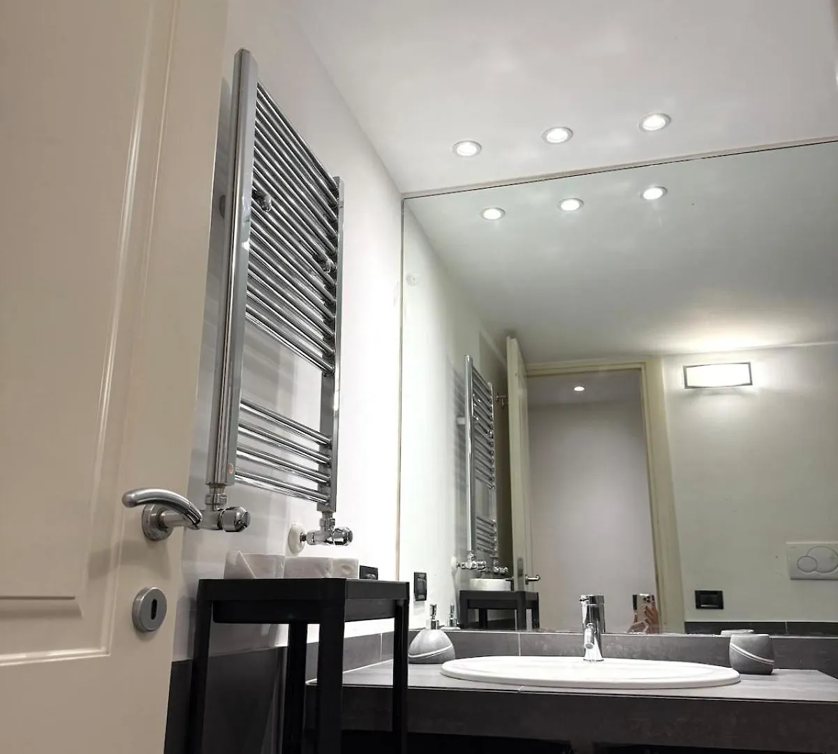 Loft In Old Town Near Termini Station And University Rome 0*,  Italy