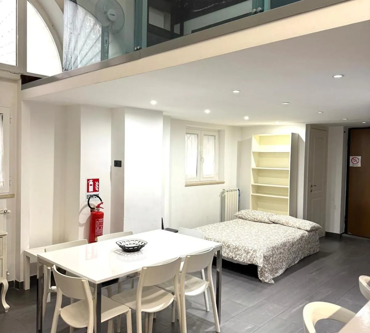 Loft In Old Town Near Termini Station And University 로마