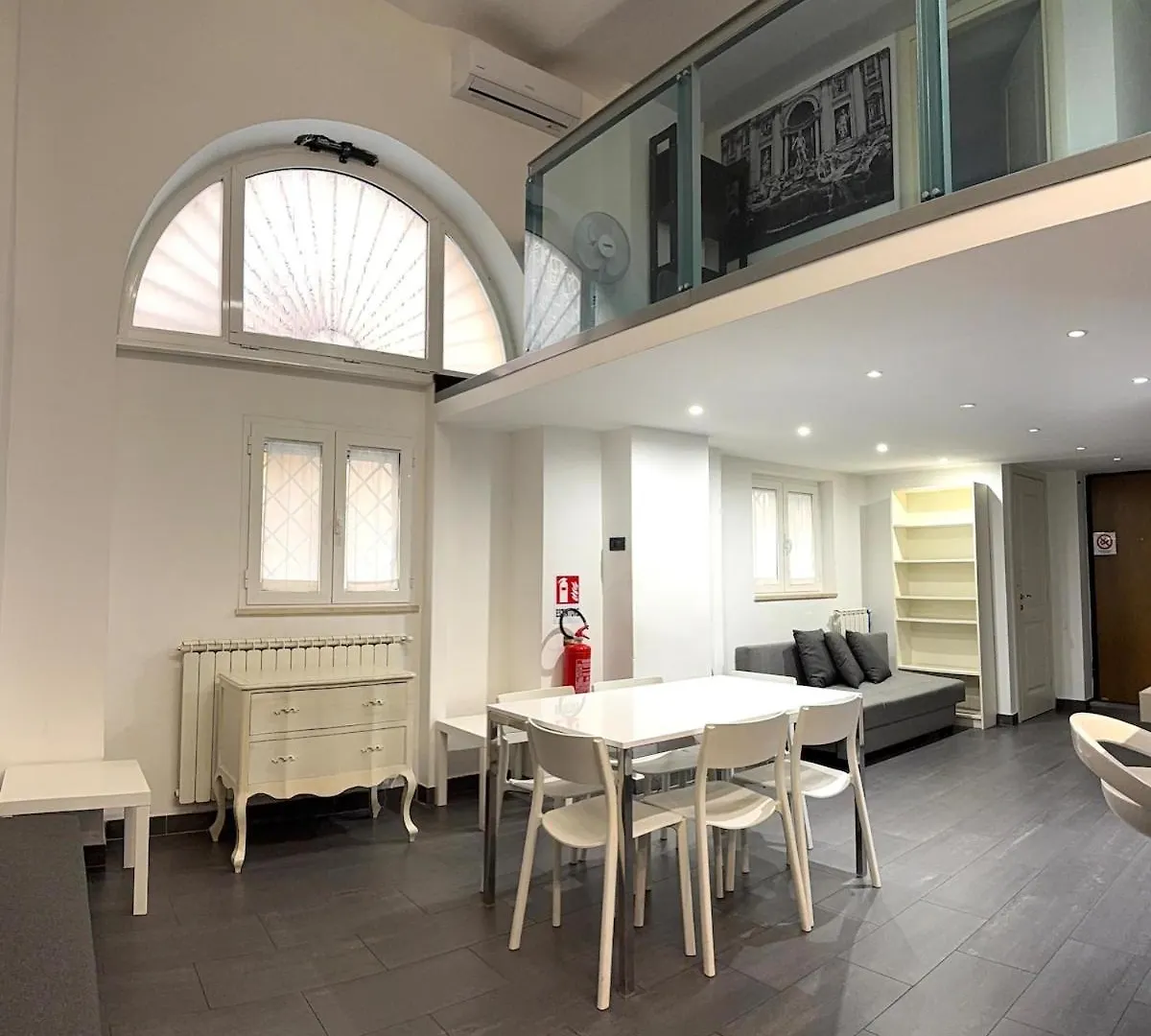 Apartment Loft In Old Town Near Termini Station And University Rome